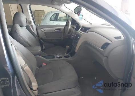 2014 Chevrolet Traverse Ls z USA, uszkodzony, nr VIN 1GNKRFKD1EJ141024